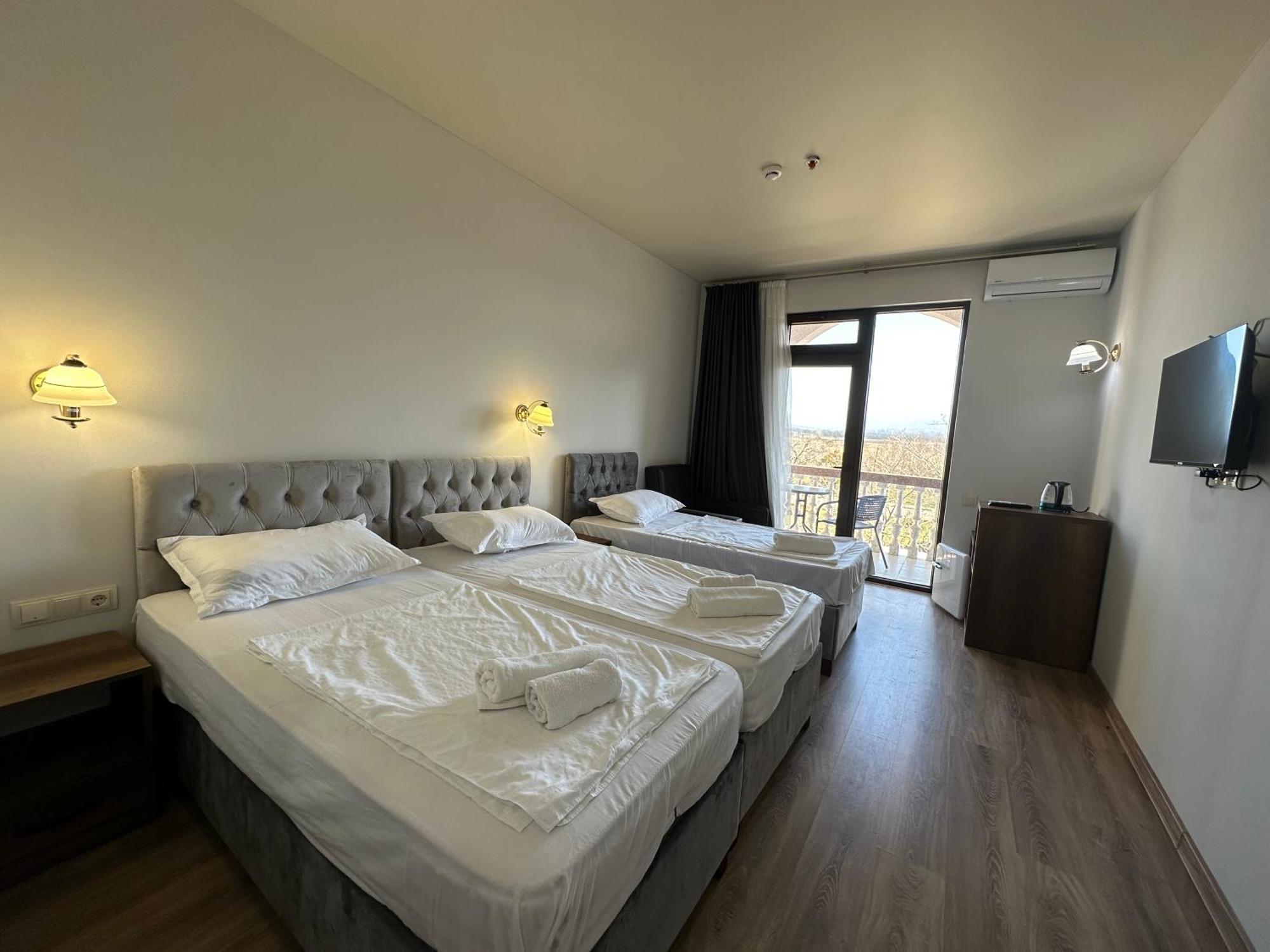 Majestic Hotel Kobuleti ภายนอก รูปภาพ