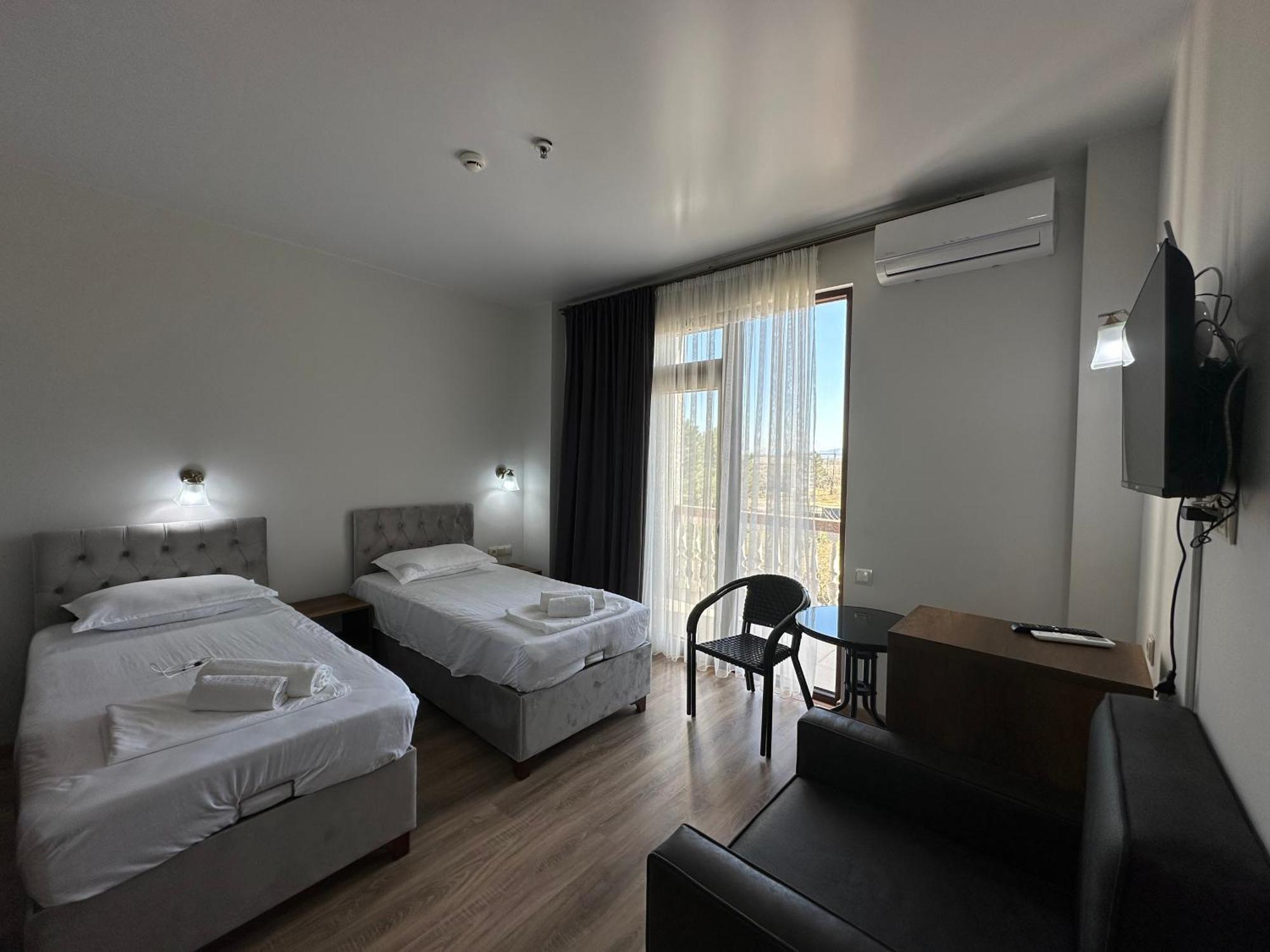 Majestic Hotel Kobuleti ภายนอก รูปภาพ