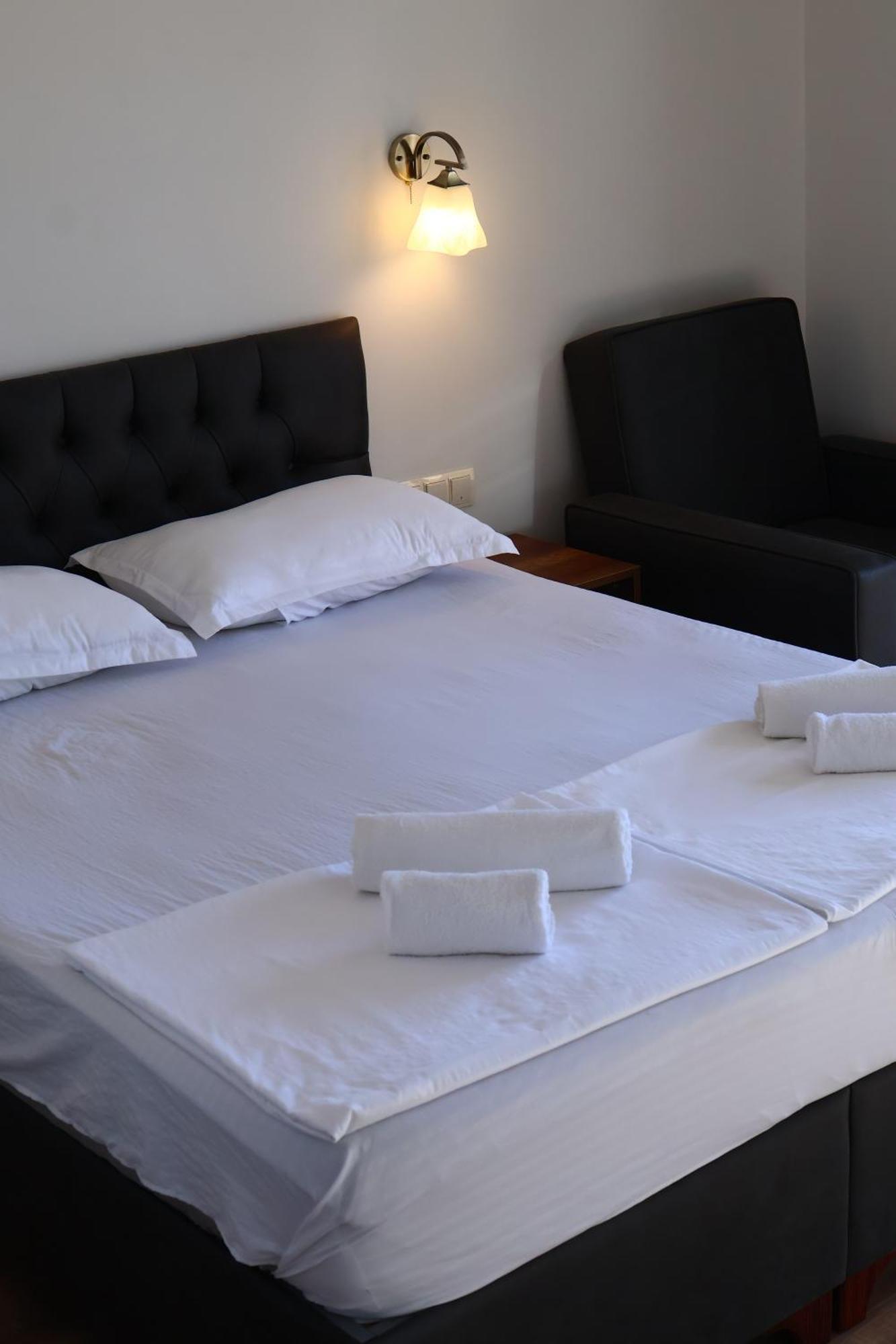 Majestic Hotel Kobuleti ภายนอก รูปภาพ